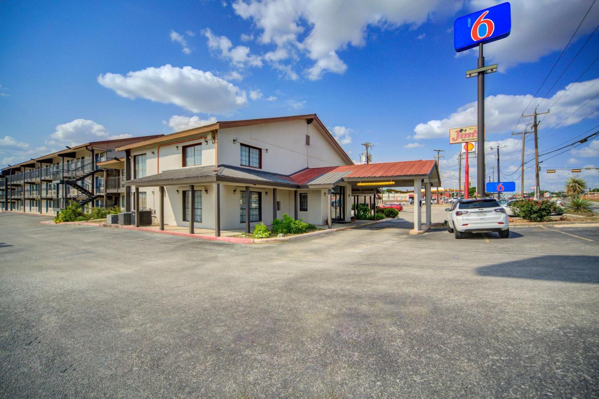 Motel 6 San Antonio, Tx I-35 North Corridor Екстер'єр фото